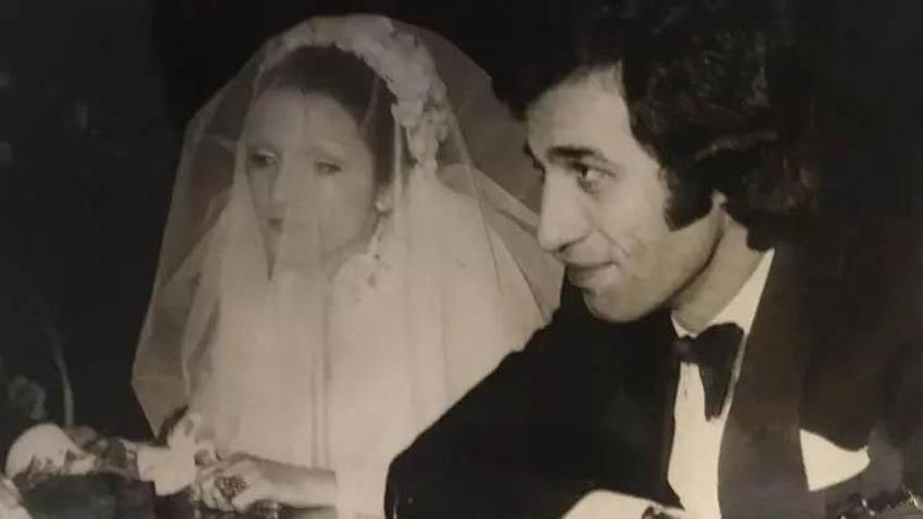 30 Nisan 1975... Gül Sunal paylaştı: Oya (Alasya) nikah sonrası Kemal’i tebrik ederken!