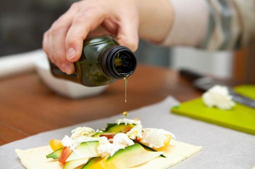 Zeytinyağı fiyatları ile ilgili kritik uyarı! Ucuz zeytinyağına dikkat...