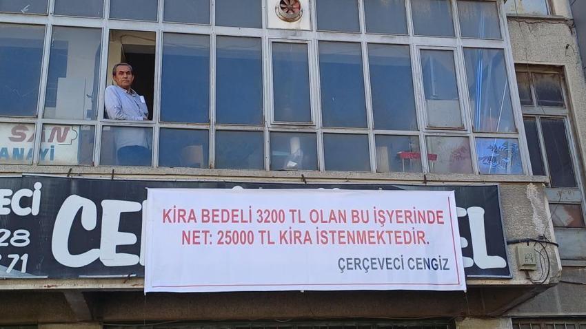 Kiraya yüzde 500 zam! Kiracı astığı pankart ile tepkisini gösterdi