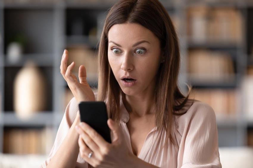 Telefonunuzun mesajları kopyalanıyor olabilir! Akıllı telefonlardaki casus nasıl yakalanır?