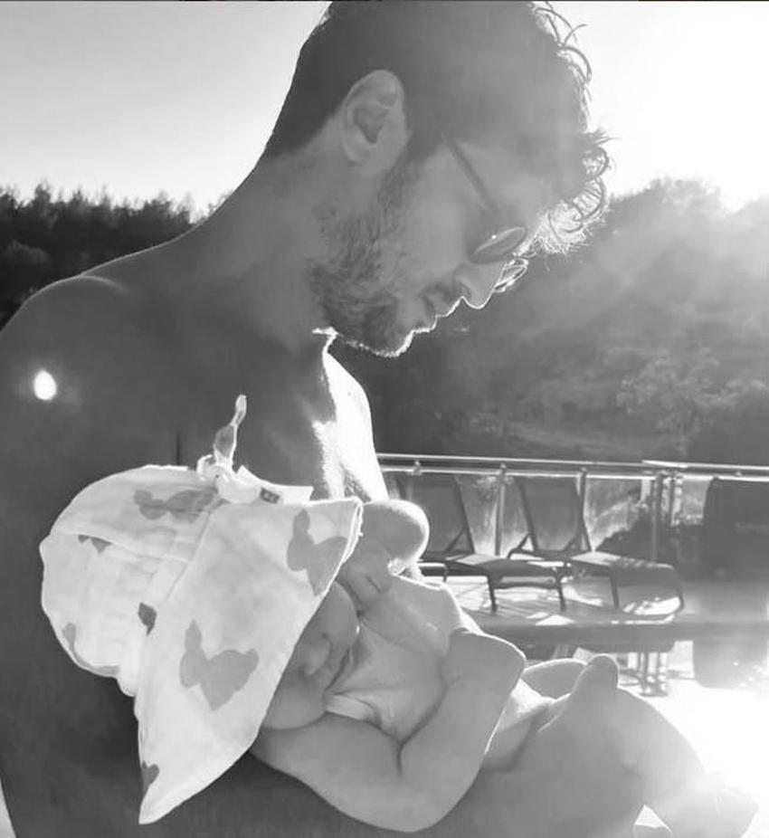 Taner Ölmez ve Ece Çeşmioğlu çifti yeniden bebek bekliyor!
