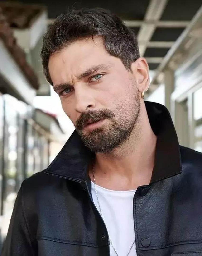 Lens dahil hiçbir plastik ekleme yapılmadı! Onur Tuna: Kendimi Atatürk olarak görünce inanamadım