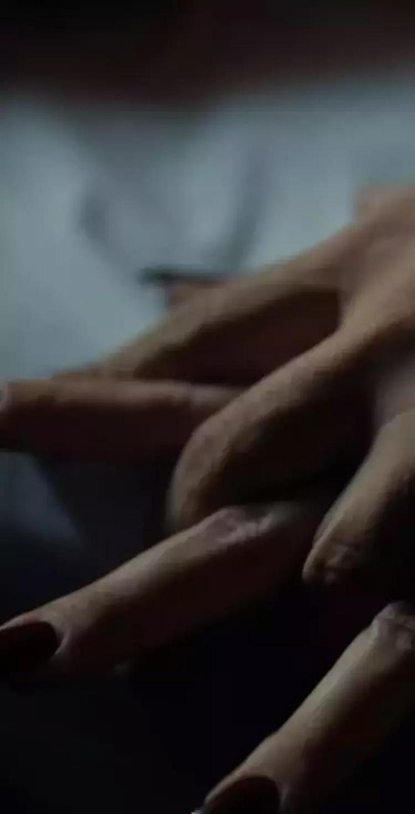 Hadise'nin yeni klibi olay yaratacak! Yarı çıplak görüntülerinden bir kesit yayınladı