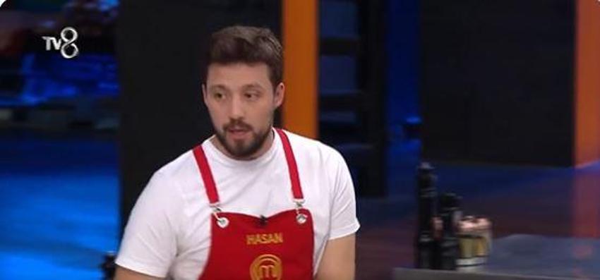 Hasan'ın reçetesi elden ele dolaştı! Şefler, MasterChef All Star'da tarif kağıdına cezayı kesti