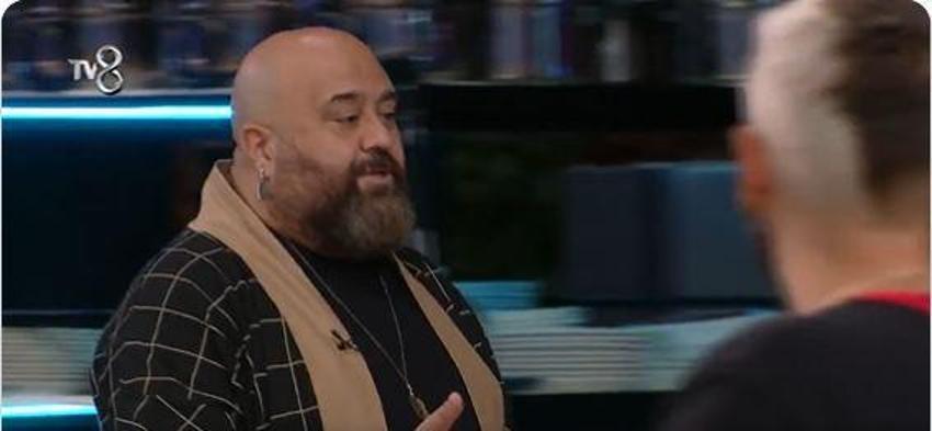 Hasan'ın reçetesi elden ele dolaştı! Şefler, MasterChef All Star'da tarif kağıdına cezayı kesti