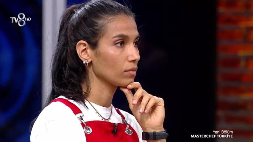 Bu kadar kısa şort Survivor'da bile yok! MasterChef Cemre'nin şortu sosyal medyayı ikiye böldü!