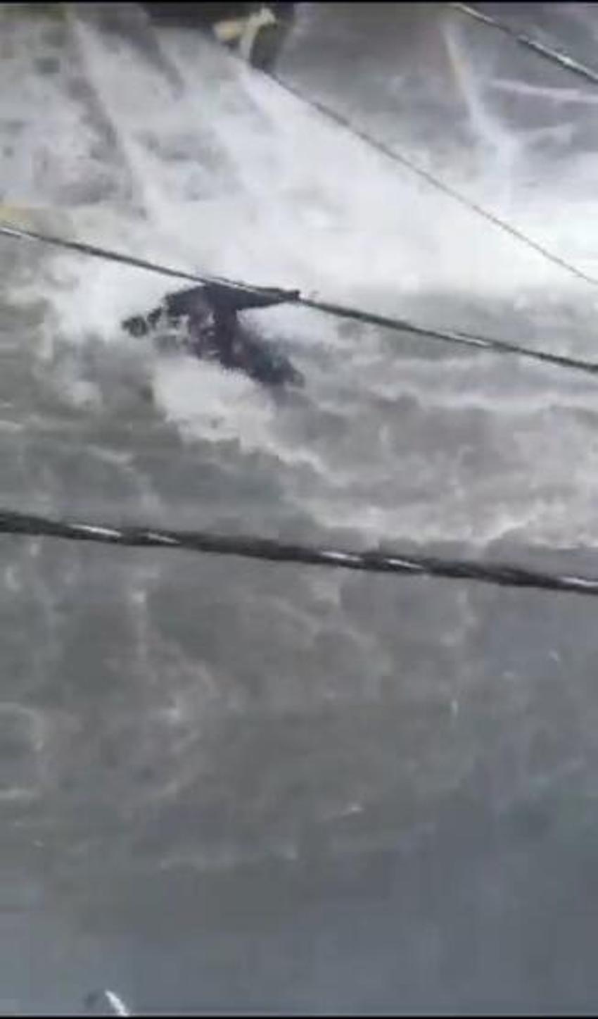 Sağanak İstanbul'u felç etti! Meteoroloji'den yeni alarm verildi