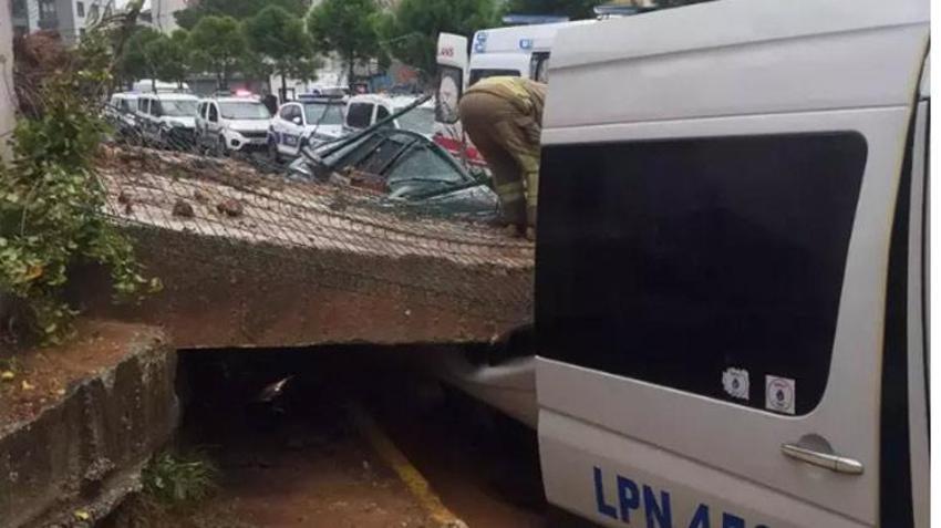 Sağanak İstanbul'u felç etti! Meteoroloji'den yeni alarm verildi