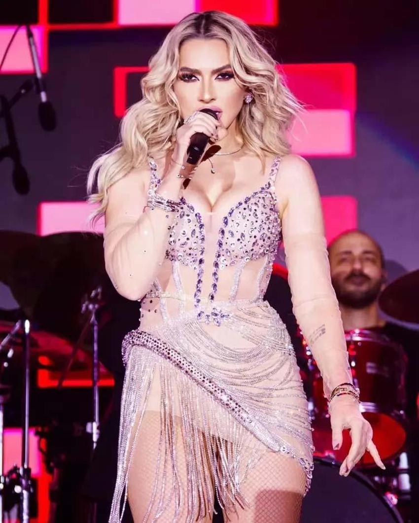 Hadise'den dikkat çeken paylaşım! Sevilmenin ne demek olduğunu öğrendiğim bir dönemdeyim