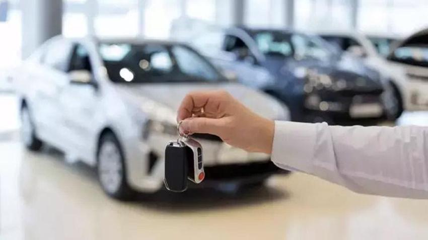 Araba fiyatlarında görüşmemiş rakamlar! Bayiler hem indirim yapıyor hem de hediye veriyor
