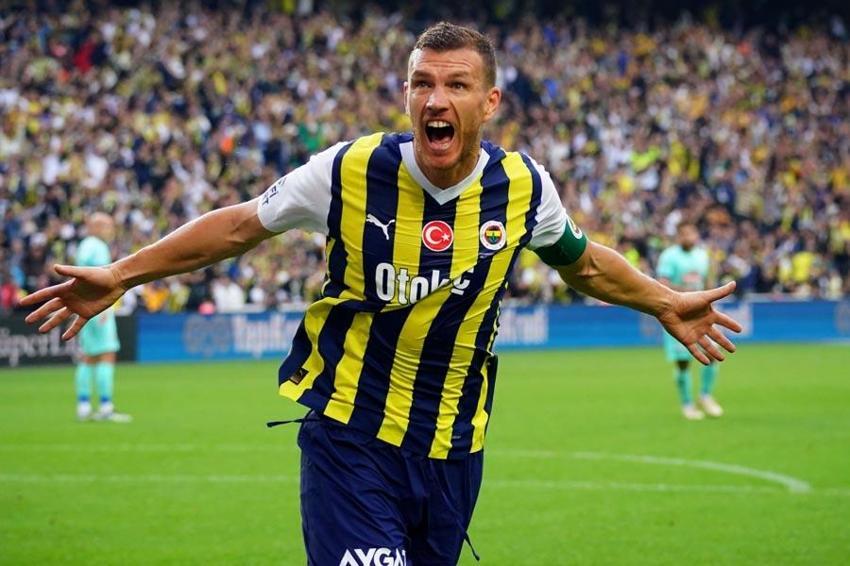 Tartışmalı pozisyonlar Fenerbahçe - Çaykur Rizespor maçına damga vurdu! Karşılaşma için olay iddia: Hakemleri yanlış yönlendiriyor, o günden beri penaltı verilmiyor!