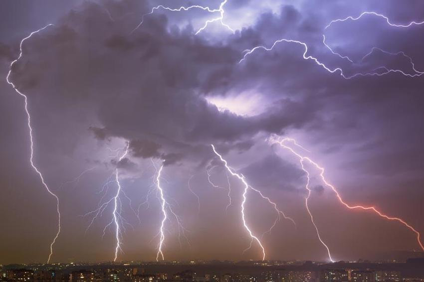 Meteoroloji'den 11 il için sarı ve turuncu kodu uyarı! Orhan Şen sel riskinin olduğu bölgeleri açıkladı