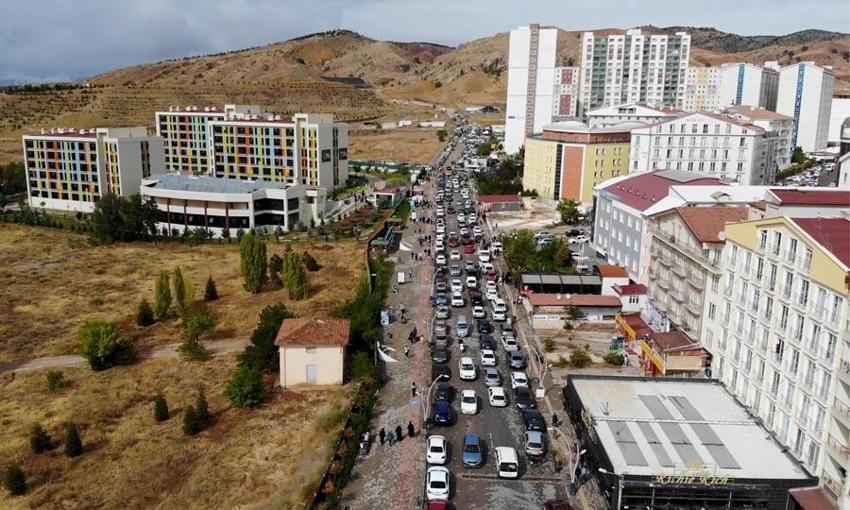 İlçenin nüfusunda patlama yaşandı! 30 binden 100 bine dayandı