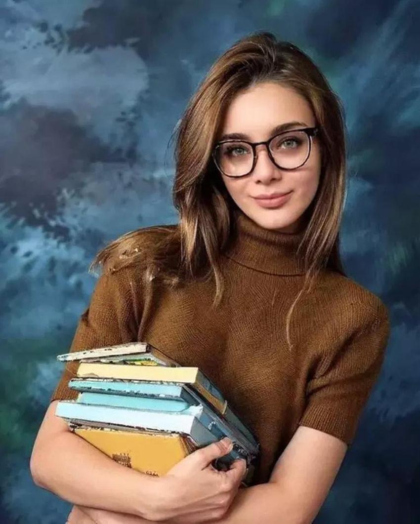 Ünlüler yeni akıma uydu! Yapay zeka ile 90'lara ışınlandı 