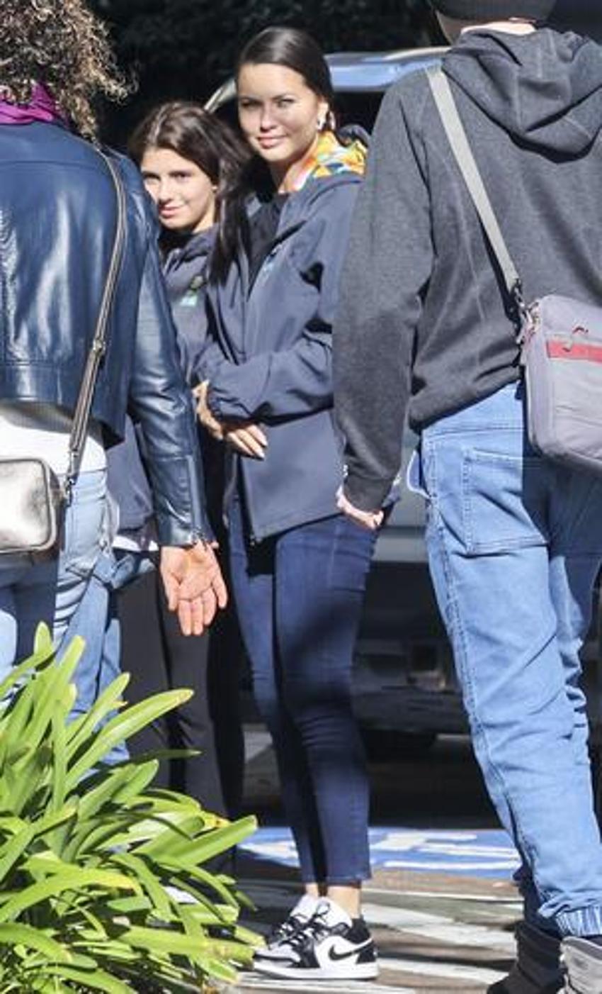 Adriana Lima, Fransa’da tahtakurusu istilasına uğradı! Lüks otelde şoku yaşadı!