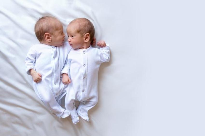 İkiz bebeklerin babaları farklı olabilir mi (babaları farklı nasıl olur)? Heteropaternal Süperfekondasyo nedir? İkiz bebeklerden birinin babası farklı
