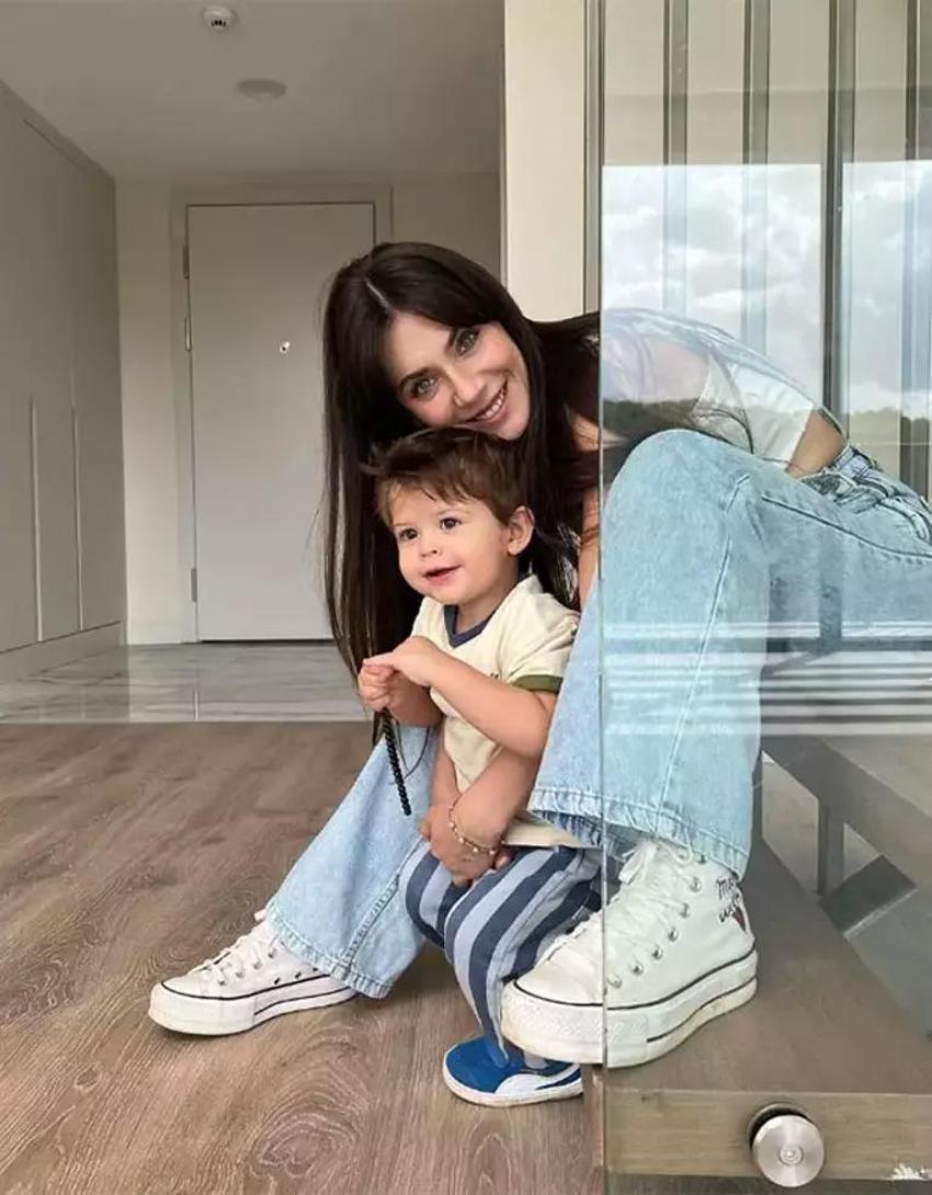 Ünlü sanatçının 4 katlı 5 odalı muhteşem villası! Çocuk parkı ve yüzme havuzu da var 