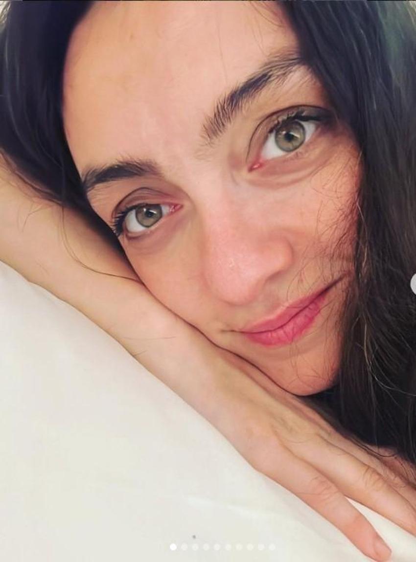 Merve Dizdar’dan meslektaşlarına övgü! 'Yurt dışında yolda yürüyemiyorlar'