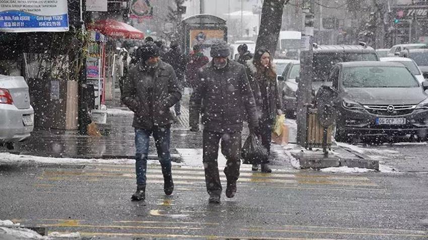 Kar aniden bastıracak! 'Yalancı' sıcaklara aldanmayın, hava tersine dönecek, lapa lapa kar yağacak, günlerce sürecek