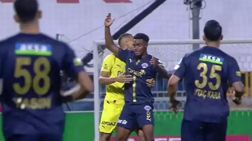 Fenerbahçe'nin penaltısı olay oldu! Öyle bir şey yok dedi, Tadic'in golünü iptal etti