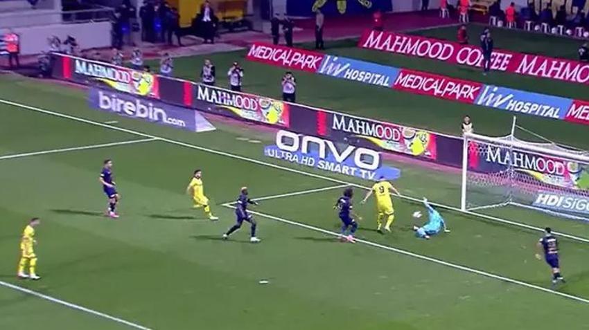 Fenerbahçe'nin penaltısı olay oldu! Öyle bir şey yok dedi, Tadic'in golünü iptal etti