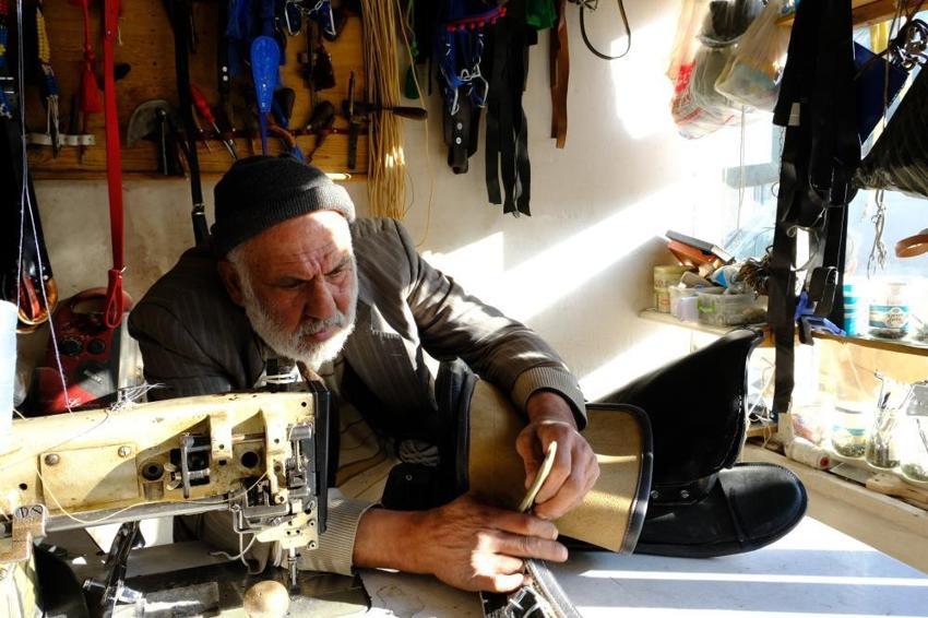 Yıllar öncesinin en gözde mesleğiydi artık şehirde bir tek o kaldı