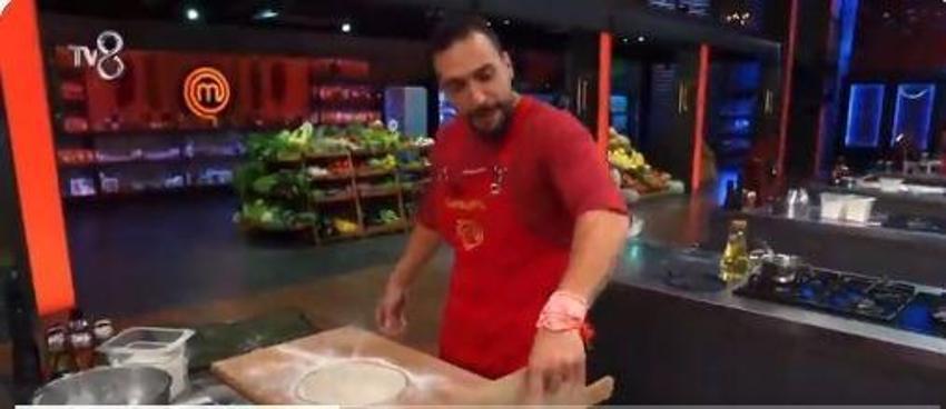 Barbaros'tan kral hareket! Tanya kopya çekmesin diye... MasterChef All Star'da güldüren anlar!