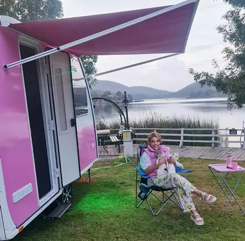 Esra Sönmezer huzuru orada buldu! 'Keşke daha önce yaptırsaydım'