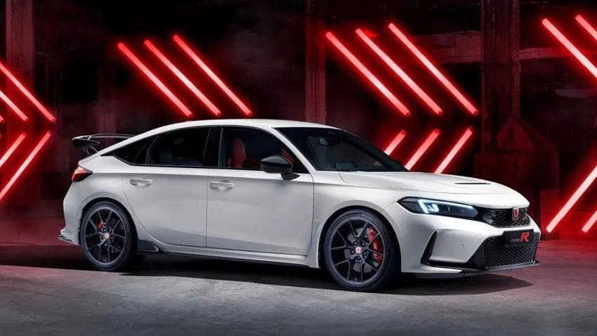Honda Civic gençlere özel fiyatı duyurdu! Ekim ayı fiyat listesi sürprizlerle dolu...