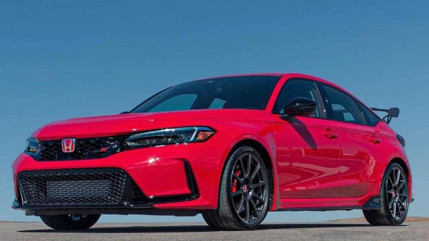 Honda Civic gençlere özel fiyatı duyurdu! Ekim ayı fiyat listesi sürprizlerle dolu...