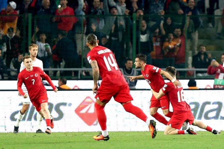Tarihte bir ilk yaşayan Milli Takım Avrupa basınında: Montella'nın Türkiyesi Euro 2024'e katılmaya hak kazandı