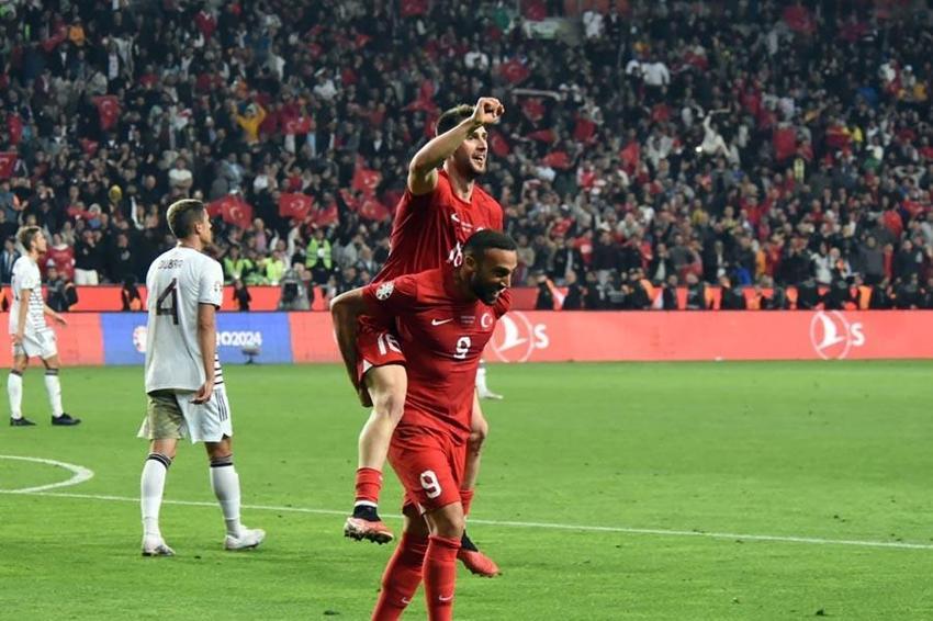 Tarihte bir ilk yaşayan Milli Takım Avrupa basınında: Montella'nın Türkiyesi Euro 2024'e katılmaya hak kazandı