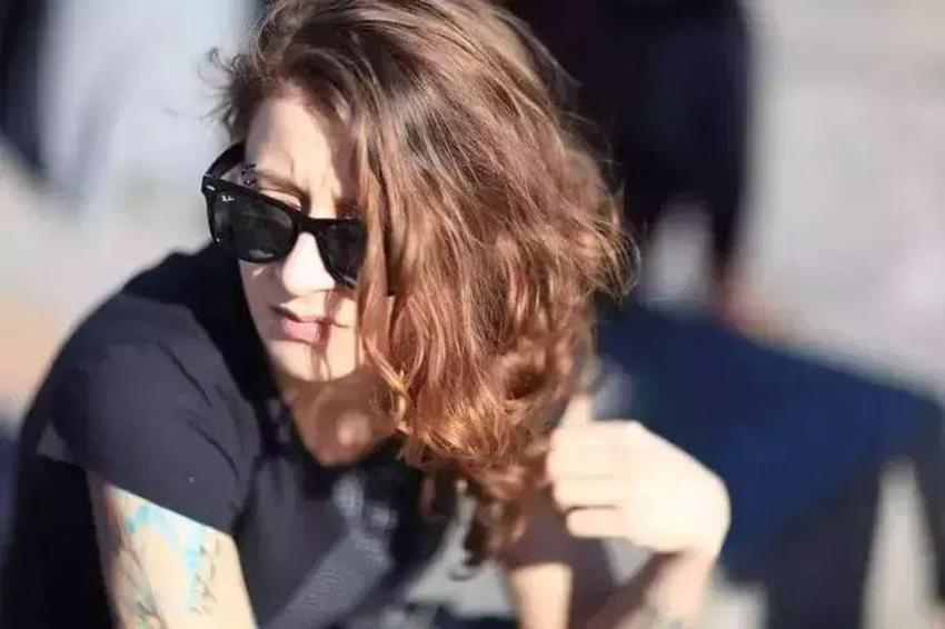 Metin Akpınar'ın kızı Duygu Nebioğlu'ndan yeni açıklama! 'Benimle gizli görüşüyordu'