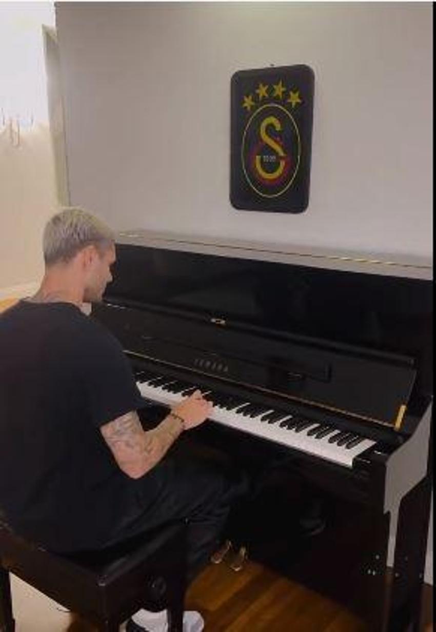 Mouro Icardi piyanonun başına geçti, Aşkın Olayım'ı çaldı!