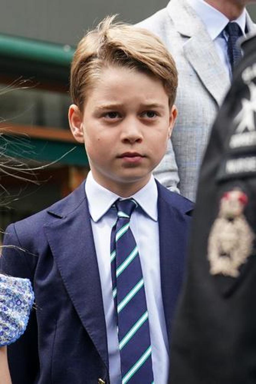 Anneden izin çıkmamıştı ama sonunda o da pes etti! Geleceğin kralı aile kararını verdi!