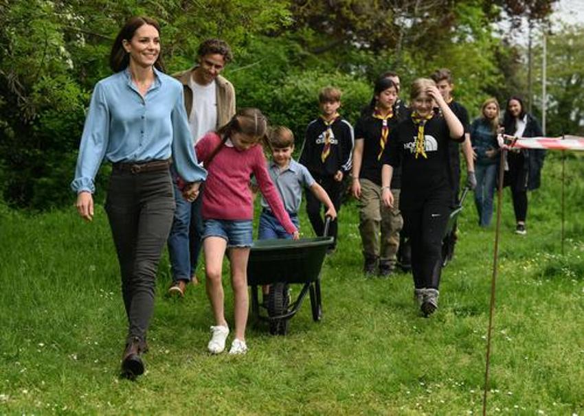 Anneden izin çıkmamıştı ama sonunda o da pes etti! Geleceğin kralı aile kararını verdi!