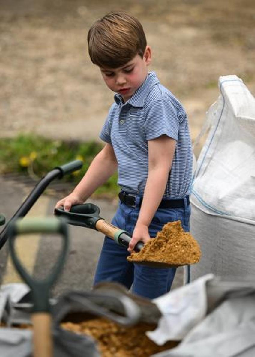 Anneden izin çıkmamıştı ama sonunda o da pes etti! Geleceğin kralı aile kararını verdi!