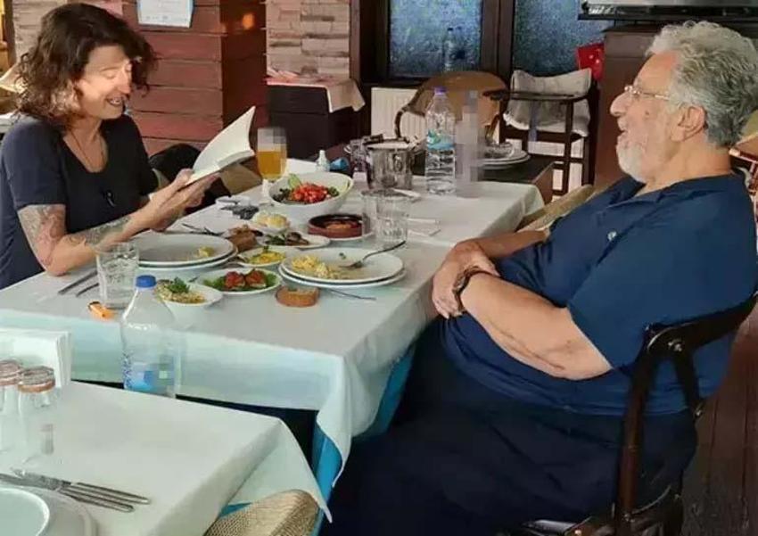 Metin Akpınar'ın ikiz kızlarından sürpriz paylaşım! 'Adile annemize gidiyoruz'