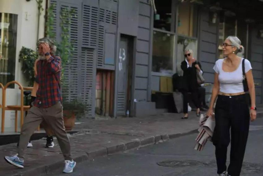 Yasak aşkları çok konuşulmuştu! Serenay Sarıkaya’nın annesi ile Cansu Tosun’un babası yine kameralara yakalandı