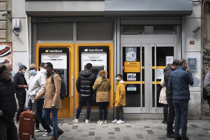 Vakıfbank memur alımı 2023 başvuru şartları nelerdir? Vakıfbank memur alımı sınavı ne zaman? Vakıfbank işe alım sınav başvurusu nasıl yapılır?