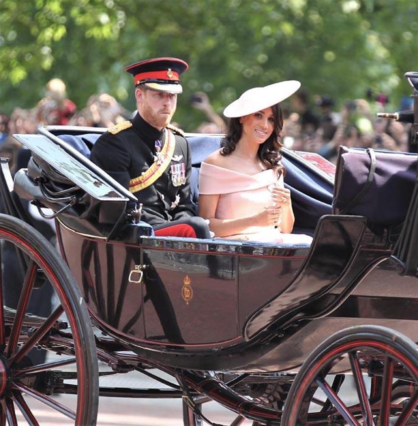 İngiliz kraliyet ailesinde Meghan Markle korkusu! İlgisiz baba, canavar üvey anne, kıymetli evlat...