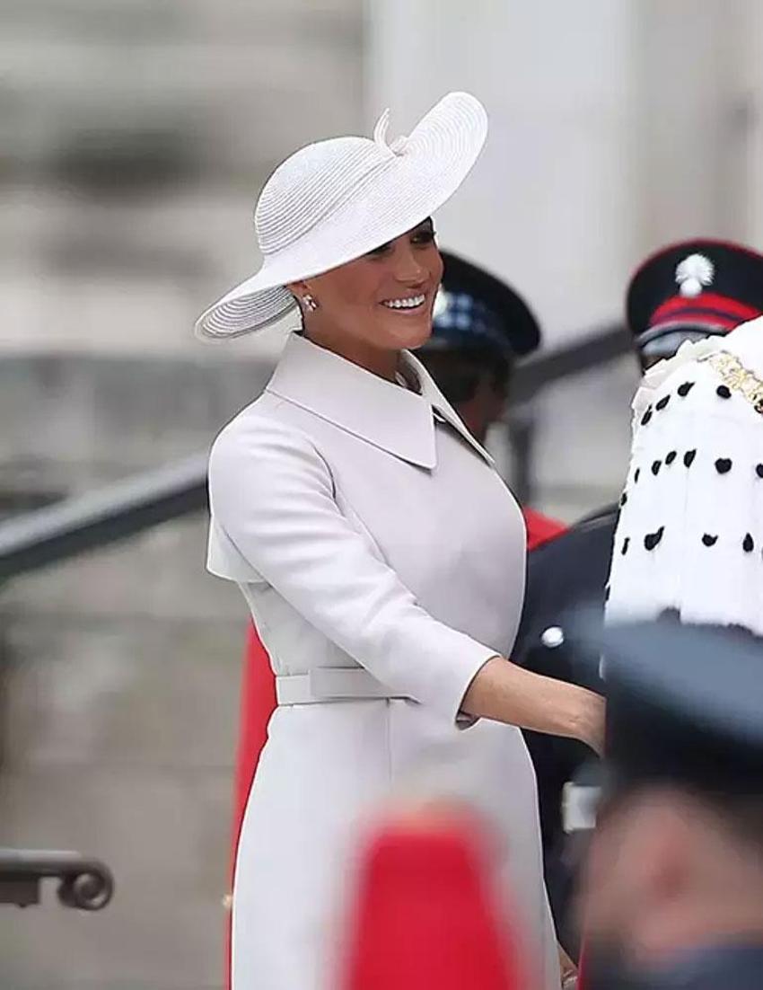 İngiliz kraliyet ailesinde Meghan Markle korkusu! İlgisiz baba, canavar üvey anne, kıymetli evlat...