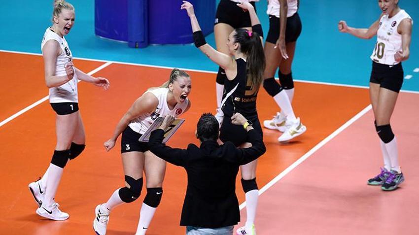 Zehra Güneş ortalığı yıktı!  Tribündeki evlilik teklifi maça damga vurdu