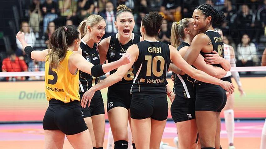 Zehra Güneş ortalığı yıktı!  Tribündeki evlilik teklifi maça damga vurdu