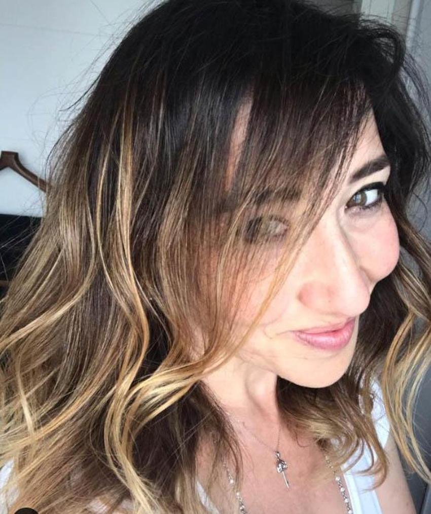 25 yıllık evlilik sessiz sedasız bitmiş! Soyadı değişince gerçek ortaya çıktı