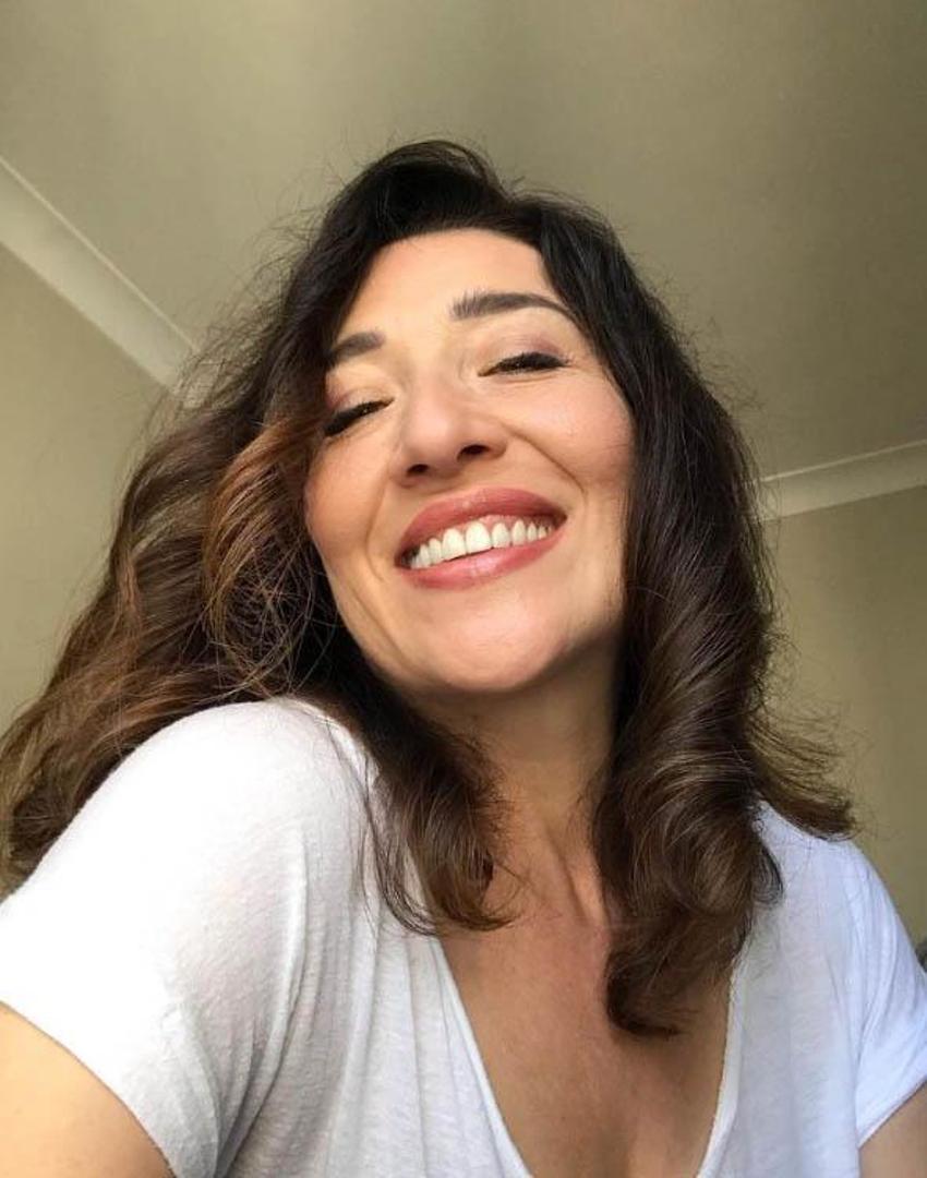 25 yıllık evlilik sessiz sedasız bitmiş! Soyadı değişince gerçek ortaya çıktı