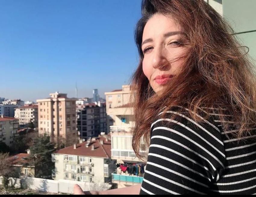 25 yıllık evlilik sessiz sedasız bitmiş! Soyadı değişince gerçek ortaya çıktı