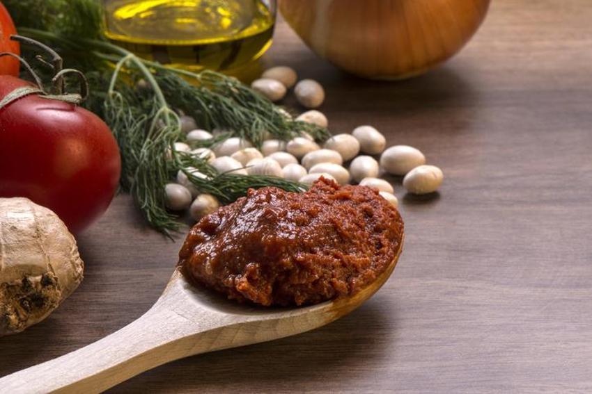 Eritilen katı yağla salçayı küften koruyun! Küf sorununa son veren yöntem 