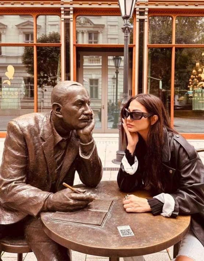Demet Özdemir tatile doymadı