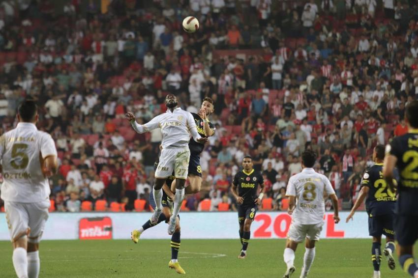 Pendikspor maçı öncesi alarm! Dijku sakatlandı, kadro değişti, Cengiz Ünder'e kesik